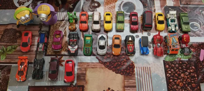 Lote Brinquedos 26 Carrinhos Hot Wheels Usado