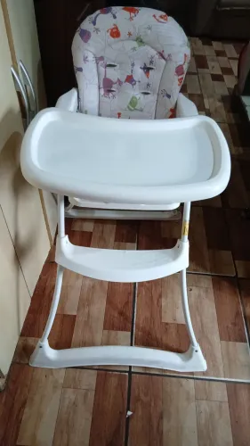Vende-se cadeirinha de alimentação
