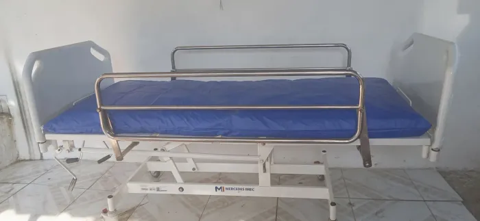 Cama hospitalar com colchão 2 movimento