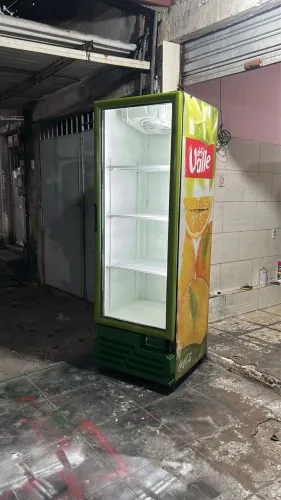 Geladeira expositora funcionando perfeitamente 110v - 497 litros