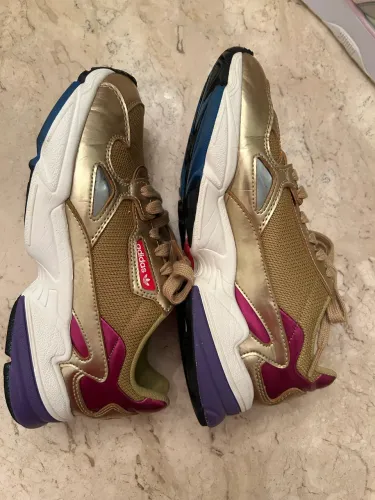  Adidas Falcon Dourado Original  Tamanho 37- (Kylie Jenner).Raridade/ Colecionador!