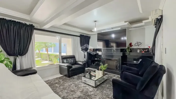 450m² privativos, 4 suítes, piscina aquecida no bairro Chácara das Pedras.