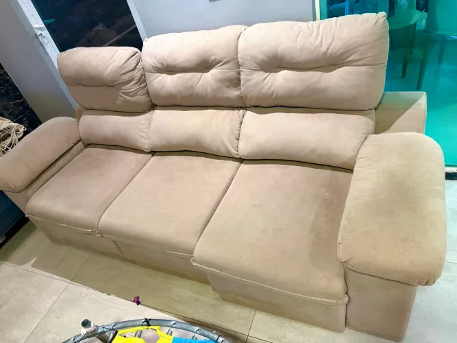 Sofá retrátil 3 lugares conservado