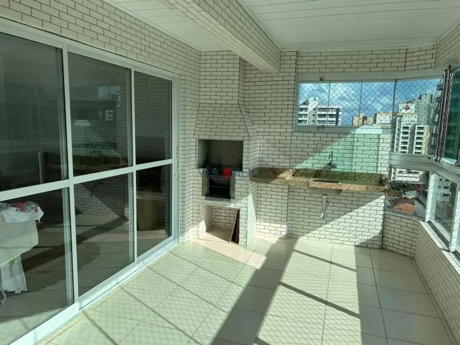 Apartamento à Venda em Vila Guilhermina, Praia Grande - SP