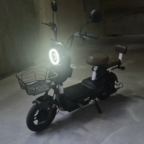 VENDO SCOOTER ELÉTRICA MODELO JOY CLASSIC MARCA MOTO CHEFE