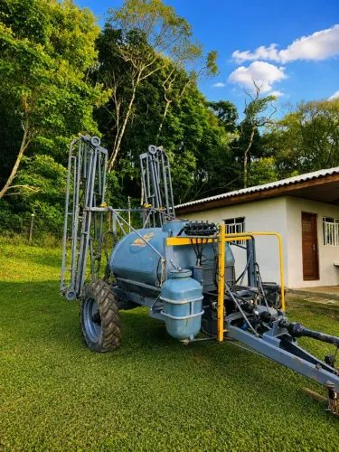 PULVERIZADOR AGRÍCOLA APLIK 2500L