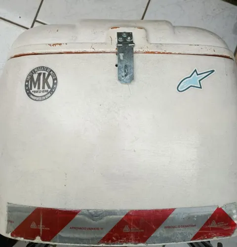 Baú 80 litros resistente e bem leve