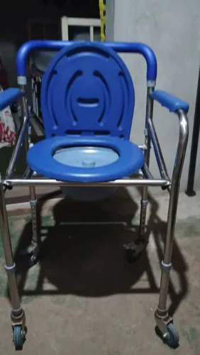Cadeira de rodas de banho