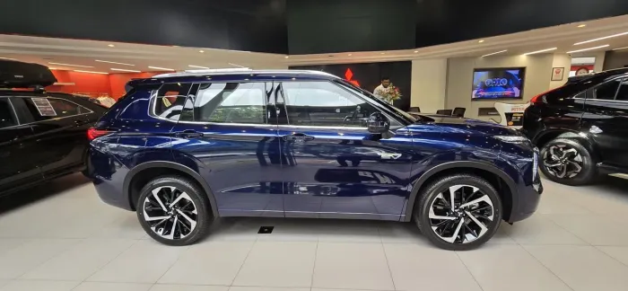Mitsubishi Outlander Signature 2.4 4X4 AUT (híb) 2026