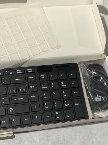Teclado e Mouse Bluetooth Sem Fio ABNT2 (pilha aaa)