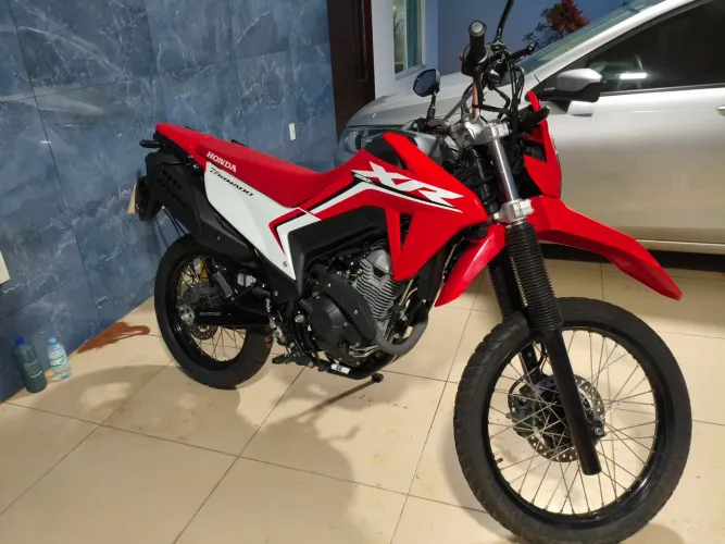 VENDO TORNADO 300 ÚNICO DONO