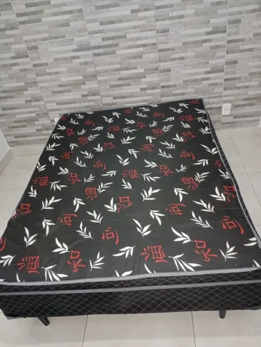 Cama box casal apenas 1 mês de uso