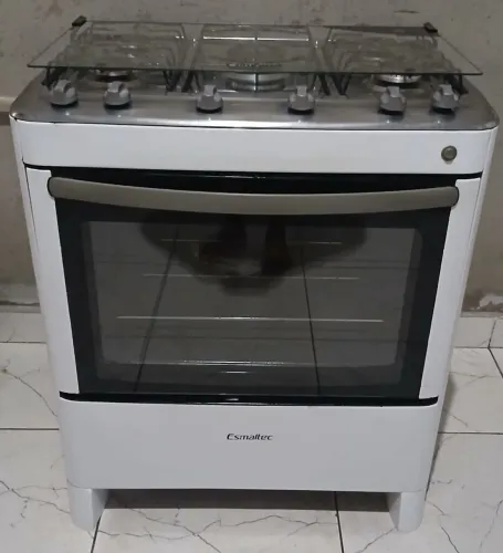 Vendo fogão 5 bocas (esmaltec)