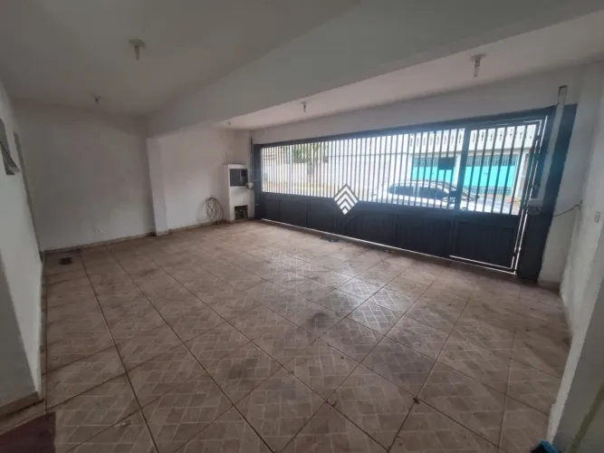 CASA TERREA COM 3 QUARTOS E 1EDICULA FL26