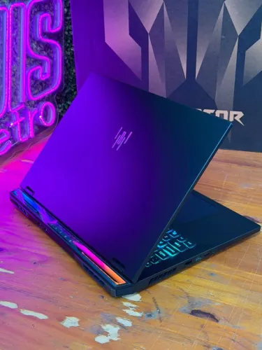 Helios 18  i9 14900 - RTX 4090
