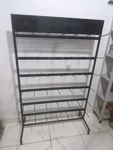 Expositor com Ganchos