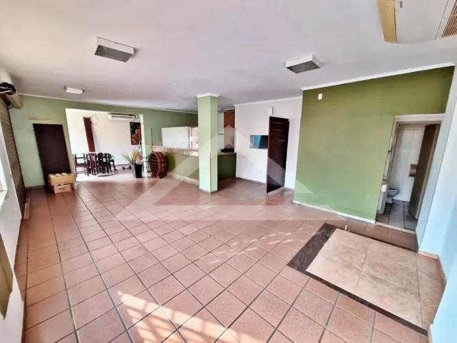Imóvel comercial para locação no Bairro Jardim Macedo, próximo à Faculdade Barão de Mauá -