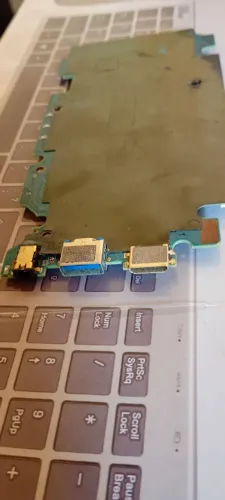 Placa mãe notebook compacta