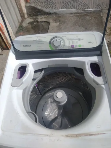 Vende-se máquina de lavar 14 kg com sexto de inox