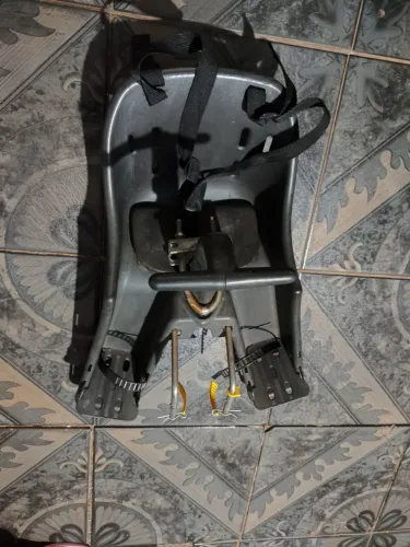 Cadeirinha pra carregar criança em bicicleta