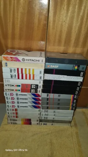 Lote 22 fitas vhs usadas com gravações de filmes árabes
