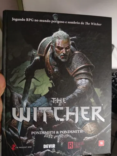 The Witcher RPG Devir capa dura, ótimo estado, sem rasgos ou páginas soltas