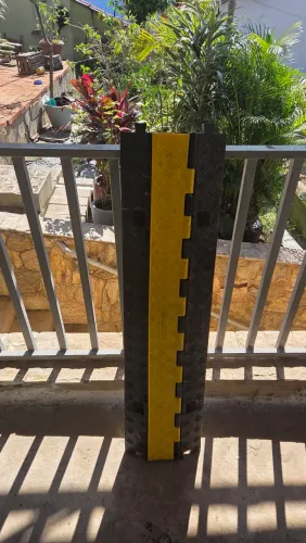 10 calhas passa-cabos de piso (protetor de cabos emborrachado) de 2 vias