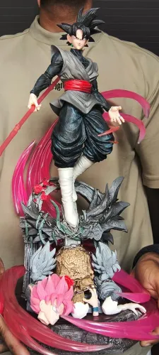Estatueta Goku Black: Dragon Ball Super 55cm acompanha 2 cabeças extras