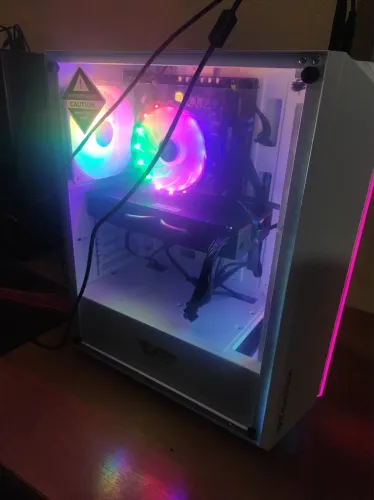 Pc gamer, com otimo fps em jogos pesados.