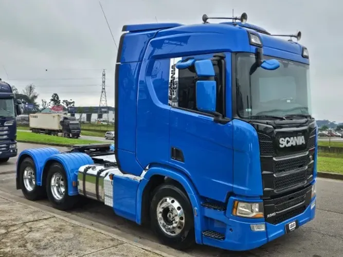 Scania R540 6x4 Bug Leve Mola Ano 2021 Euro 5 Automático Geladeira Rodas de alumínio