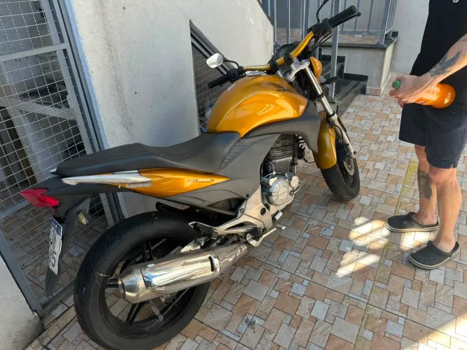MOTO CB3000