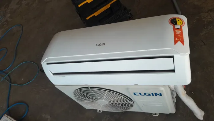 Ar condicionado Elgin 12 mil Btus convencional com instalação incluso
