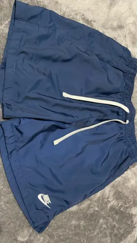 Bermuda Nike azul marinho