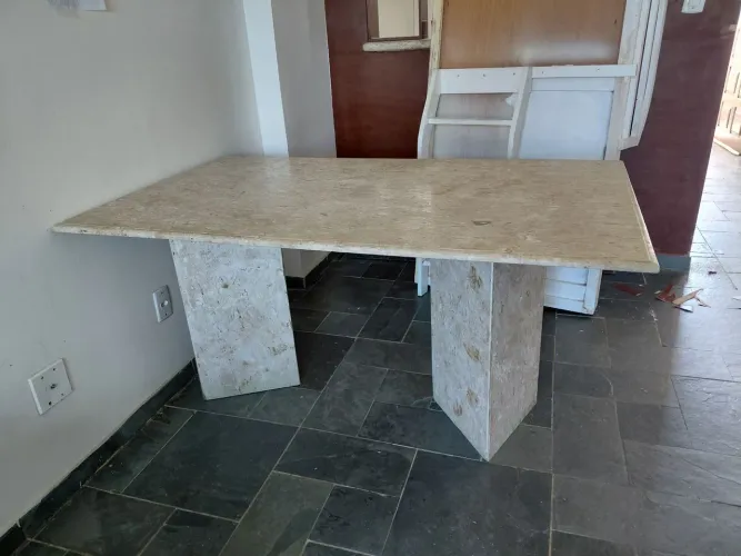 Mesa de mármore Barra de São Miguel