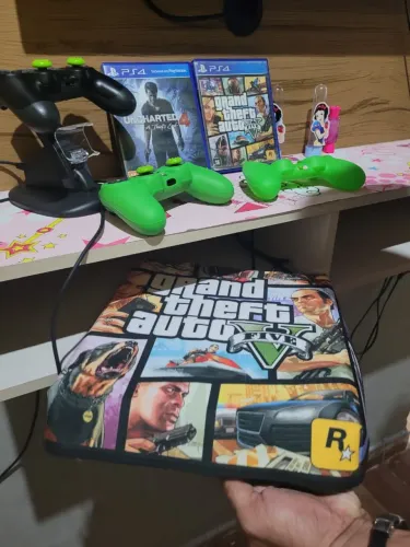 Playstation 4 slim com nota fiscal pouco tempo de comprado