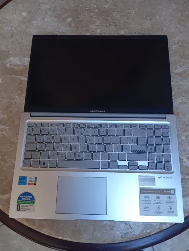 Notebook Asus i5 12ªGeração /8gb Memória /SSD 500/Super novo / Parcelo Juros maquina