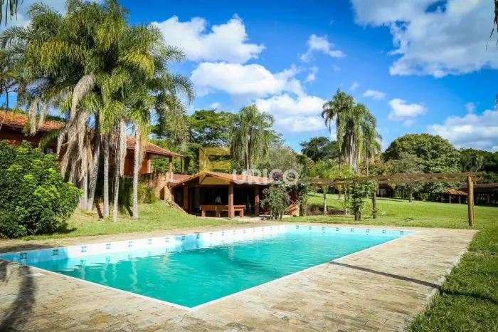 Sítio Residencial/Comercial em Iperó - SP - 4 Quartos, Piscina, Espaço Gourmet, Lago e 110