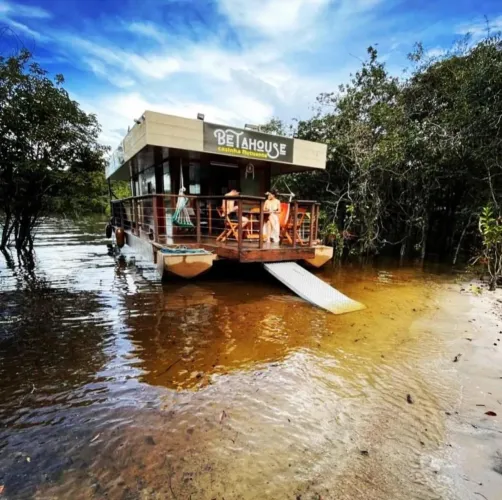 Catamarã lancha para turismo familiar