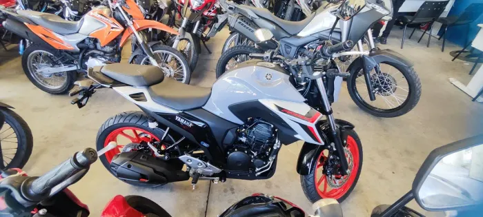 YAMAHA FZ 25 CINZA 2026 Shalon veículos Cariacica 