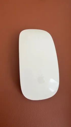 VENDO MOUSE APPLE MAGIC MOUSE ORIGINAL ?