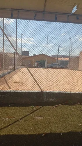 Vende uma quadra de areia