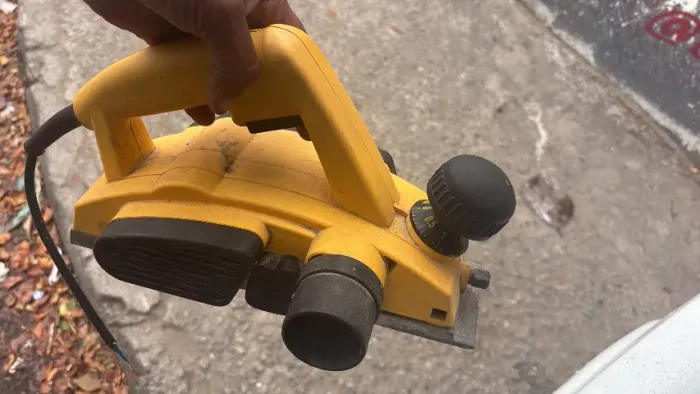  plaina elétrica manual