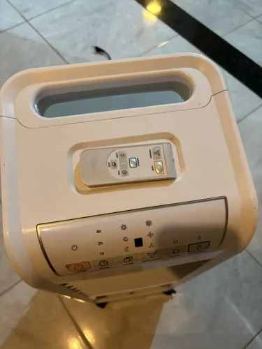 Climatizador portátil frio Midea cor branco