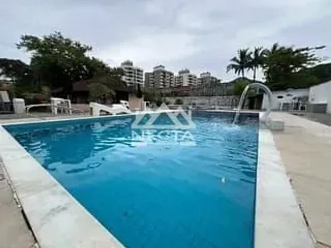 Casa à venda no bairro Jardim Casa Branca em Caraguatatuba/SP