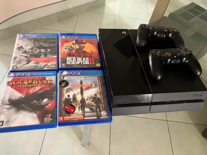 Playstation 4 + 4 jogos