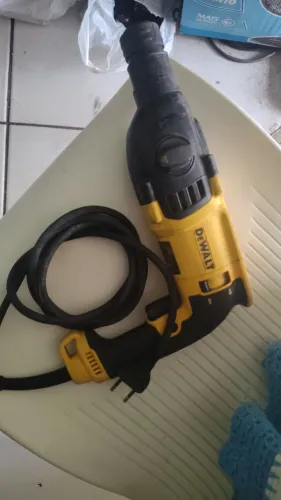 Martelete Dewalt com maleta 