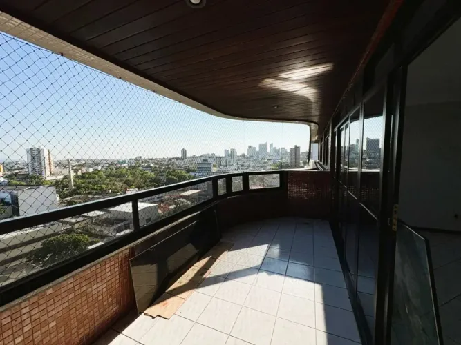 Apartamento no Centro com 178 m² !!!