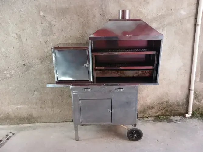 Vende-se um carrinho de churrasco semi novo 