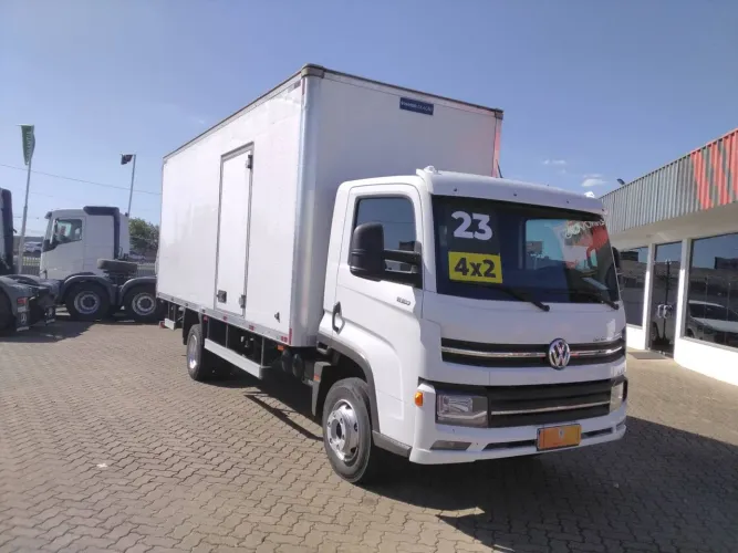Volkswagen 11.180 11-180 Delivery 2p (diesel)(E5) 2022/2023 Vamos Seminovos São Leopoldo