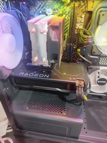 Placa de vídeo RX 7600xfx zera